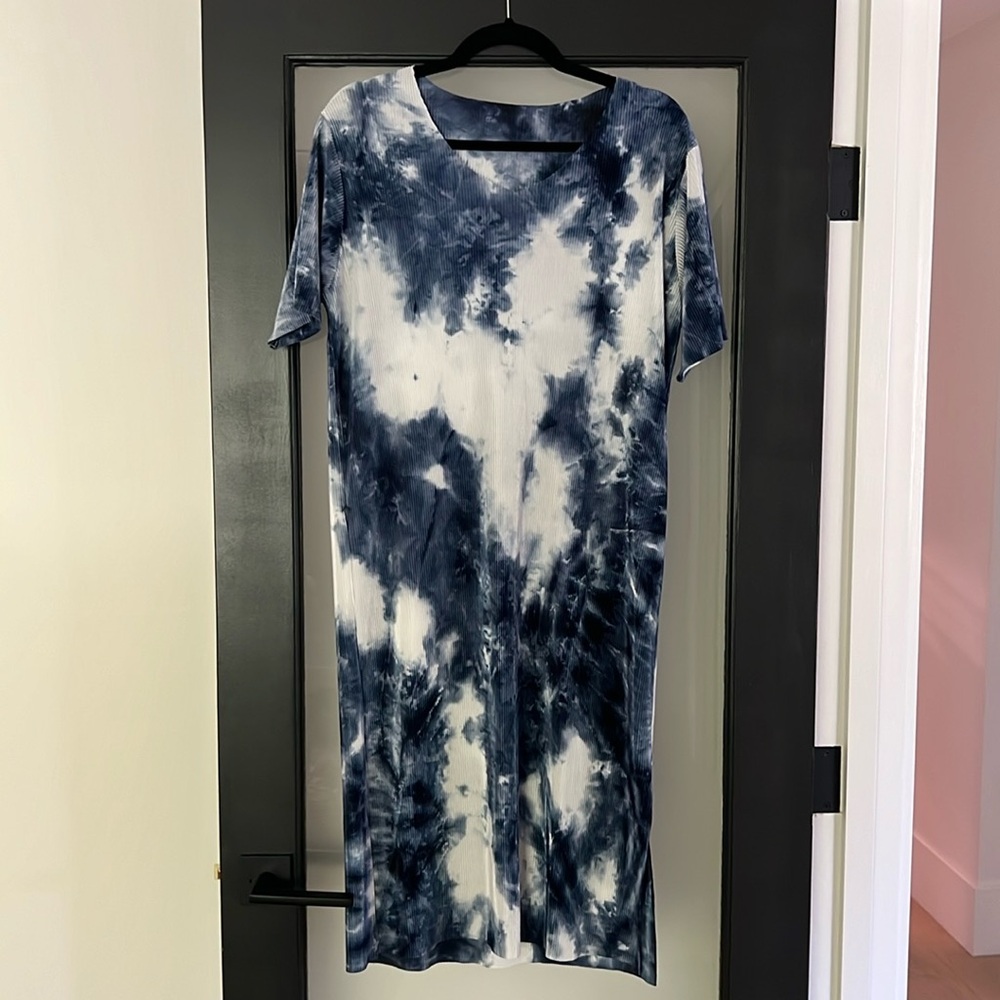 Nothing Fits But - Pleated Water Paint Dress in Blue house dress/maternity